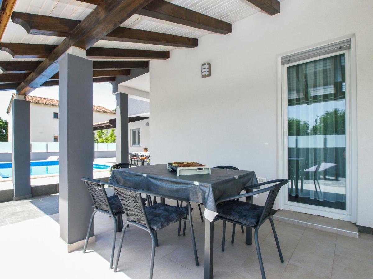 4 Stars Apartments-Pikula Fažana Zewnętrze zdjęcie