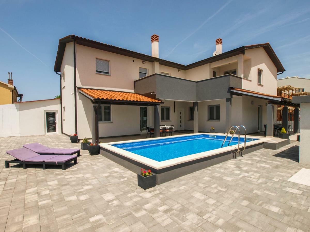4 Stars Apartments-Pikula Fažana Zewnętrze zdjęcie