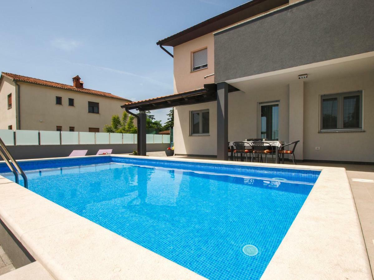 4 Stars Apartments-Pikula Fažana Zewnętrze zdjęcie